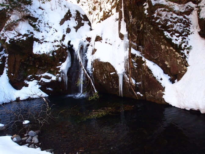 高瀑までの途中の小滝