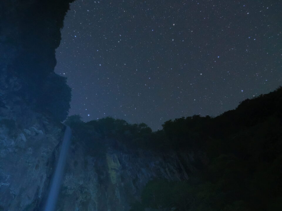 夜の東椎屋の滝2