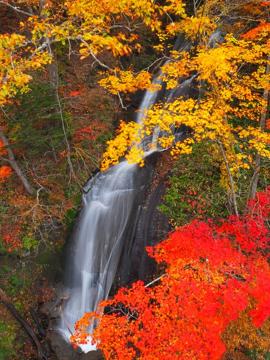 三段の滝と紅葉2