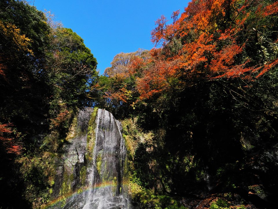カッパ滝と紅葉1